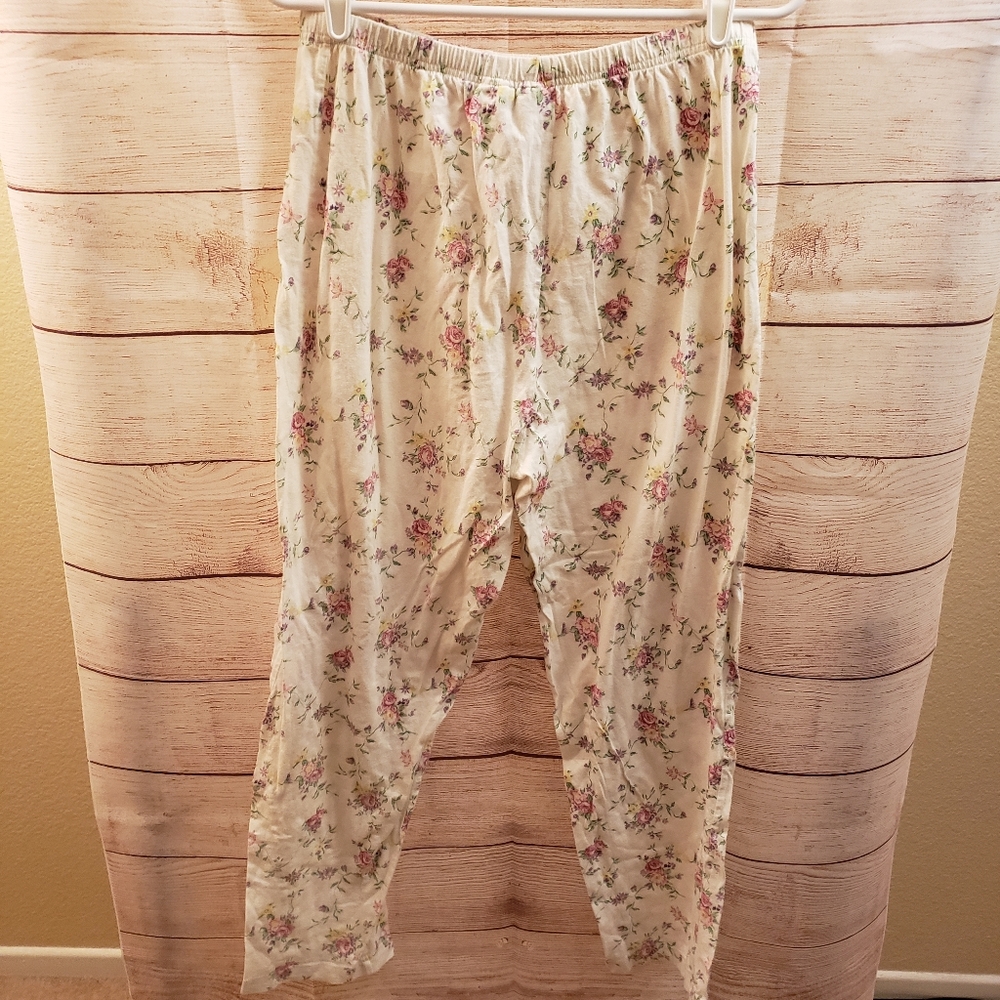 Victoria's Secret size M. Vintage pajamas set.